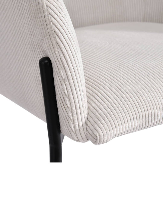 Confort et durabilité : la chaise Allegra offre un soutien ergonomique et un style élégant grâce à son velours côtelé. Blanc.