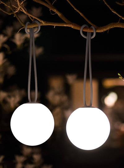 Éclairez votre quotidien avec Bolleke de Fatboy : une lampe portable, sans fil, au design rond élégant, idéale pour toutes vos activités en intérieur et en extérieur.