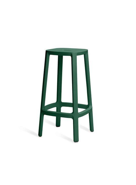 TOOU Design réinvente le tabouret de bar avec Cadrea : léger, résistant et d’une élégance intemporelle. Vert foncé.