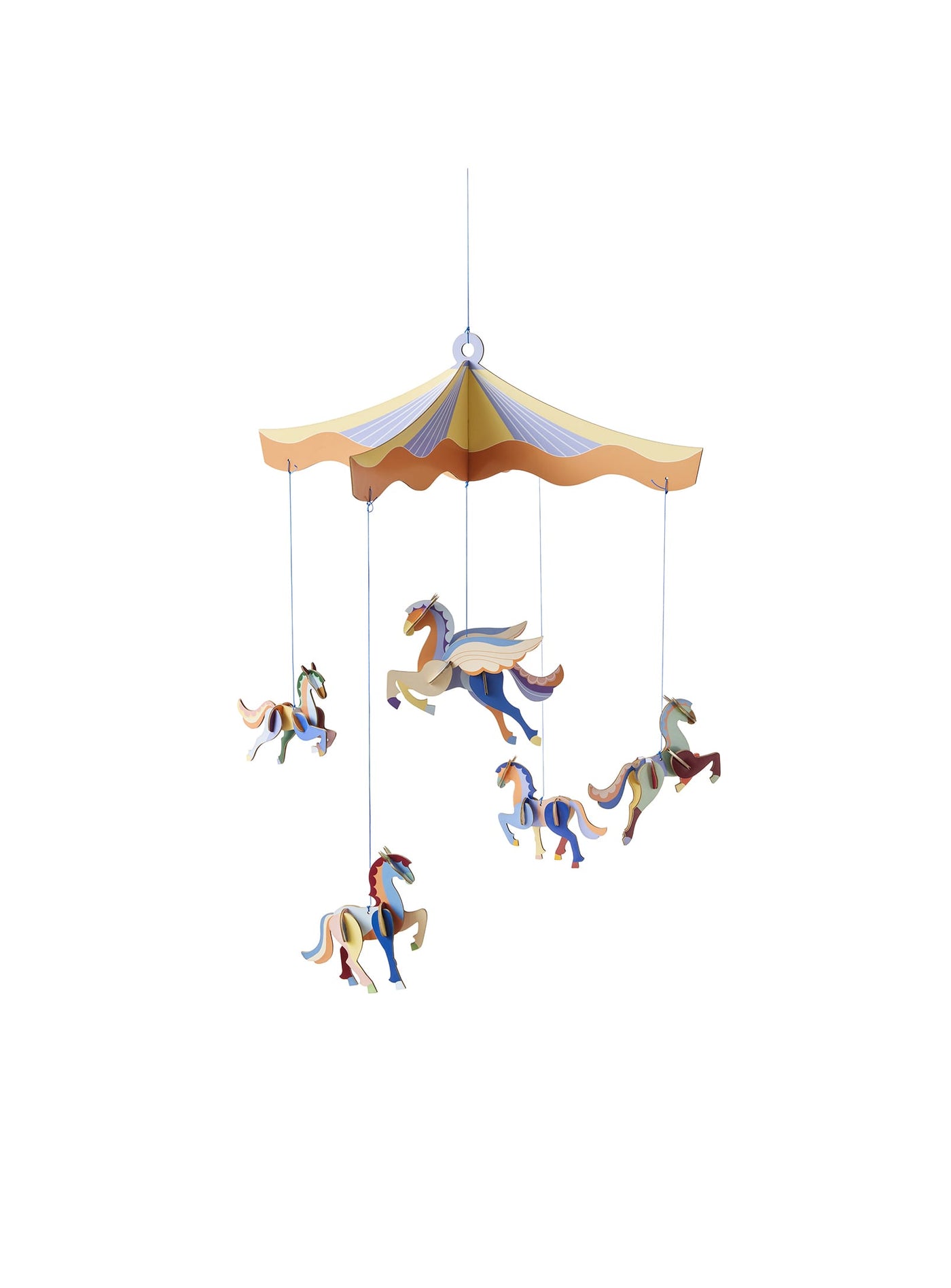 Apportez une touche ludique et écologique à la chambre de votre enfant avec le mobile Cirque du Soleil de Studio Roof, en carton recyclé.