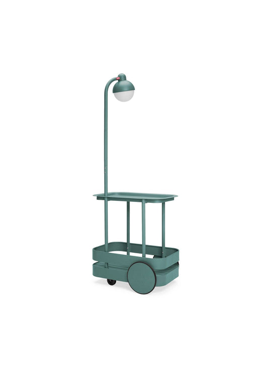 Fatboy Jolly Trolley : bar mobile élégant et pratique, avec plateau amovible et LED rechargeable pour une atmosphère conviviale. Sage.