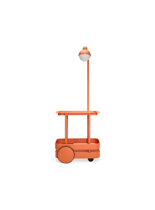 Jolly Trolley, un chariot d'intérieur et d'extérieur : LED intégrée et plateau amovible pour un service facile et un style unique. Tangerine.