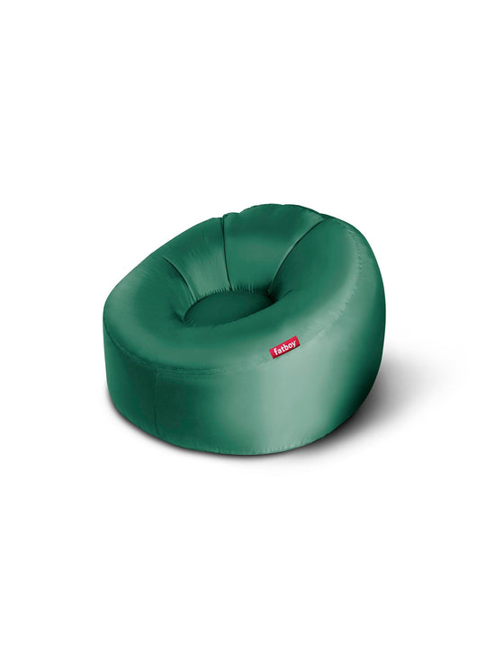 Découvrez le Lamzac O de Fatboy : chaise gonflable légère et durable. Gonflage facile, résistante aux taches et compacte pour la plage, le parc ou votre jardin. Vert jungle.