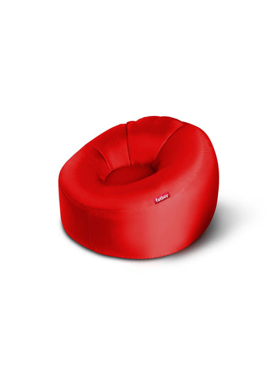 Lamzac O de Fatboy : une chaise gonflable au design pratique. Légère, résistante et parfaite pour des instants de relaxation au parc, à la plage ou chez vous. Rouge.