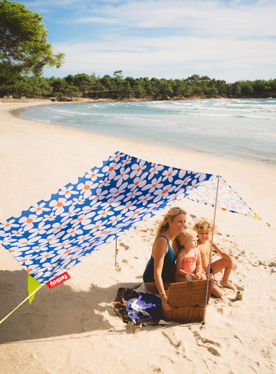 Fatboy Miasun : une tente pliable de 1,2 kg, facile à transporter et parfaite pour un abri confortable où que vous soyez.