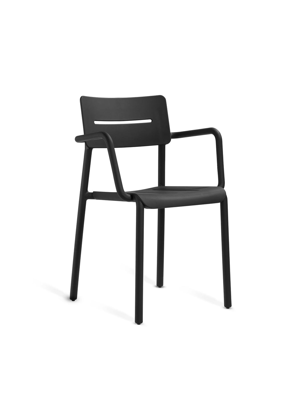 Découvrez la chaise à dîner OUTO de TOOU : résistante aux intempéries, empilable et design, idéale pour vos espaces extérieurs et intérieurs. Noir.