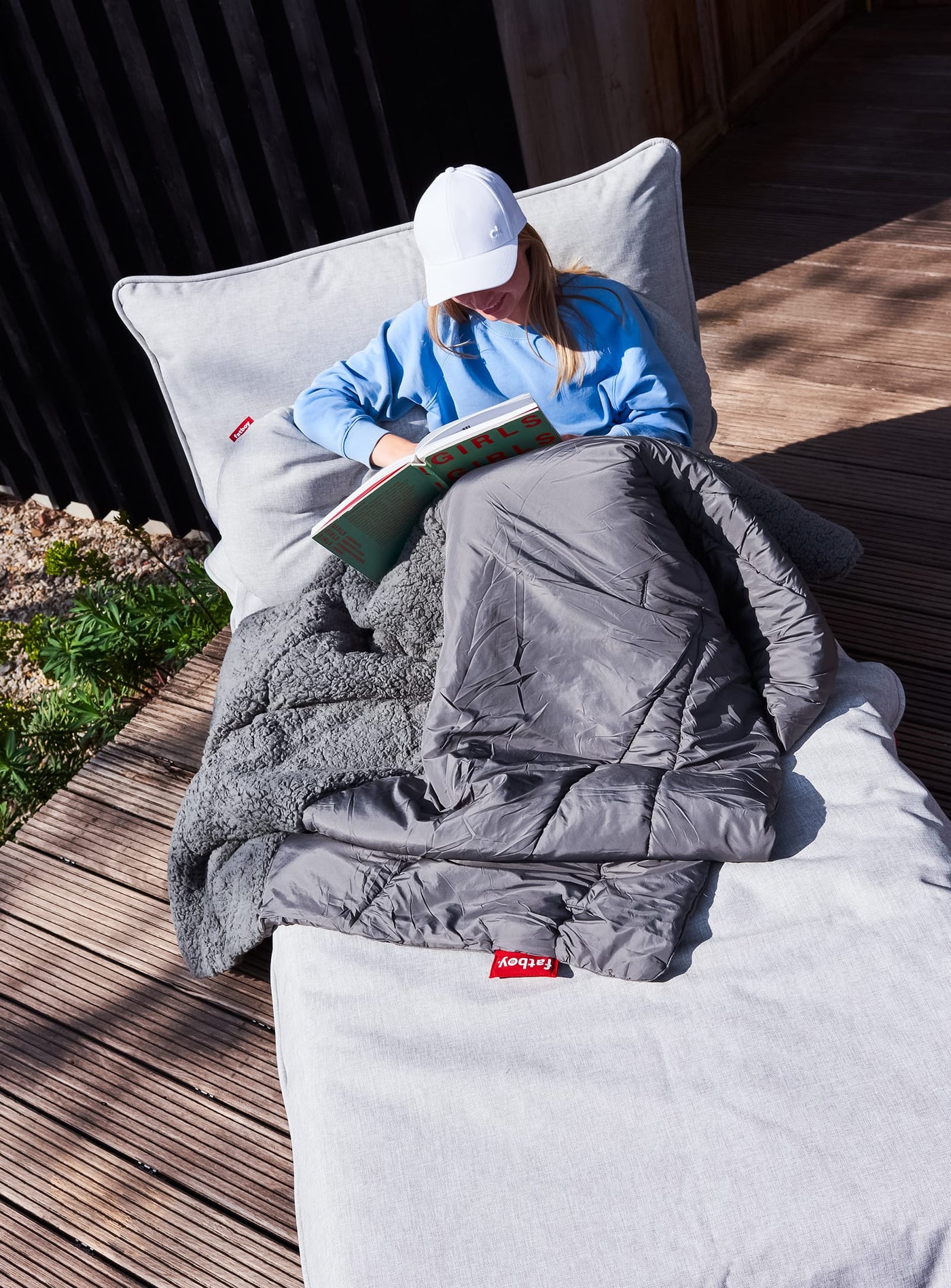 Fatboy Paletti : chaise longue en tissu oléfine hydrofuge, résiste aux UV et saletés, conçue pour un plaisir extérieur sans compromis.