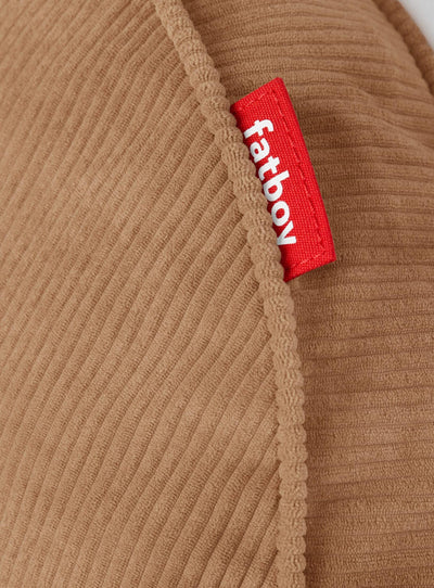 Coussin Cord de Fatboy : un accessoire moelleux et durable en polyester recyclé, idéal pour apporter du confort sans compromis sur la planète. Teddy bear.