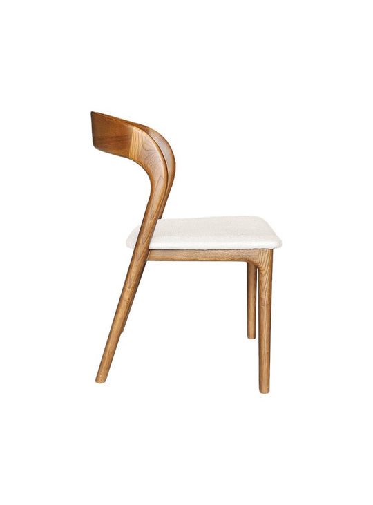 Chaise Rotondo : une esthétique naturelle et un confort optimal avec son assise rembourrée en tissu résistant. Noyer.