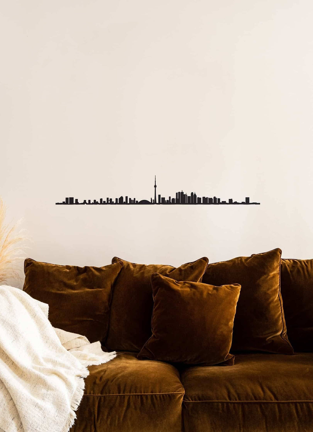 Capturez la beauté de Toronto avec cette silhouette élégante de The Line, parfaite pour tout intérieur.