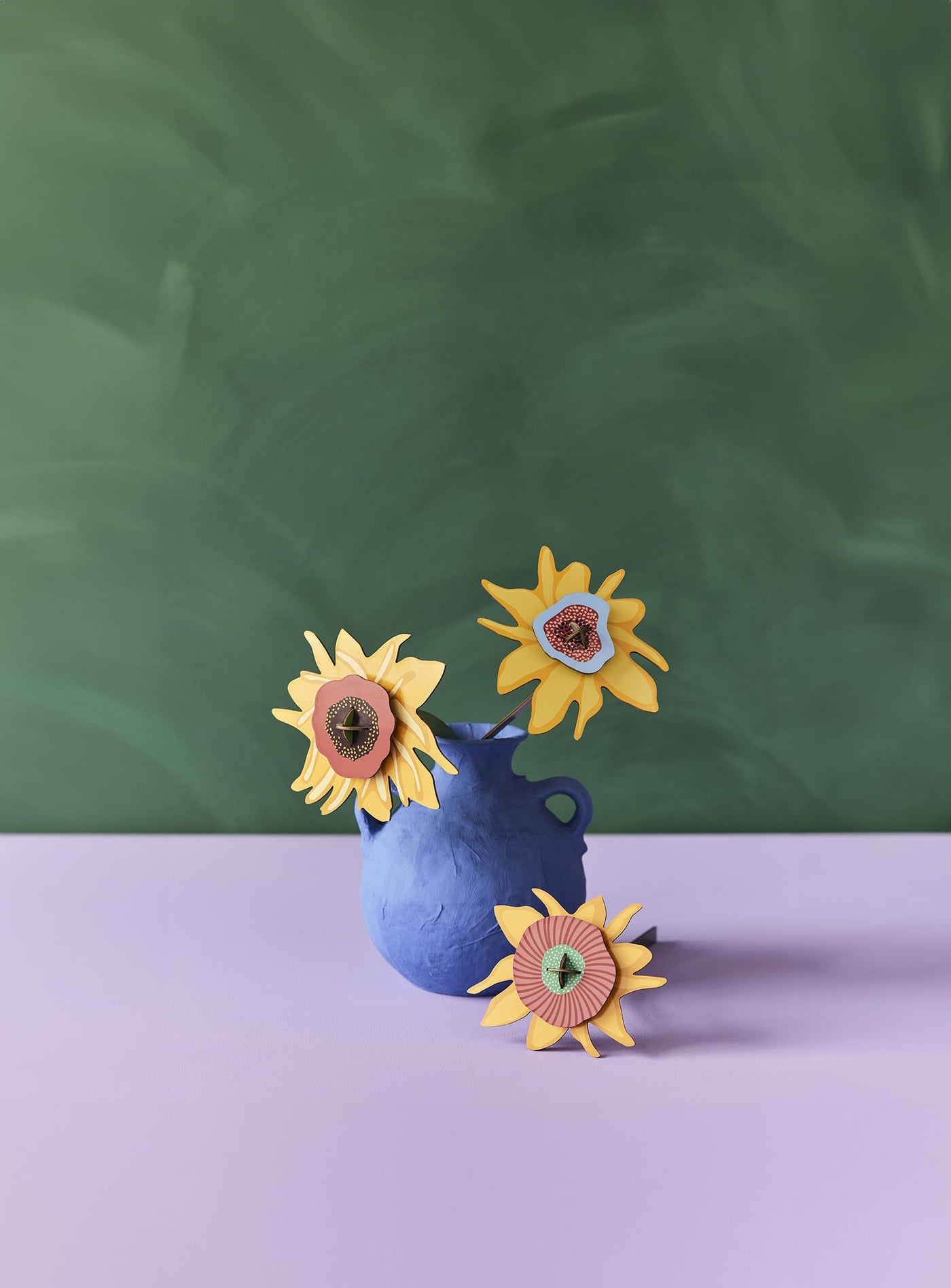 Les Tournesols Van Gogh 3D de Studio Roof : une œuvre florale en carton recyclé, parfaite pour un intérieur écologique et artistique.