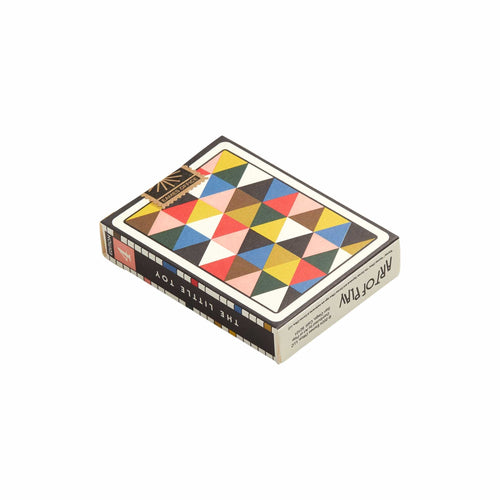 Découvrez l’édition Eames de Art of Play, un jeu de cartes inspiré par The Little Toy, célébrant l’esprit créatif de Charles et Ray Eames.