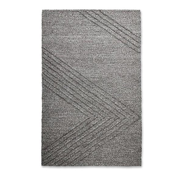 Avro par Gus* Modern est un tapis noué à la main avec un motif texturé subtil conçu pour créer des variations tonales discrètes. S'inscrivant dans un style minimaliste, Avro crée une base organique pour tout espace