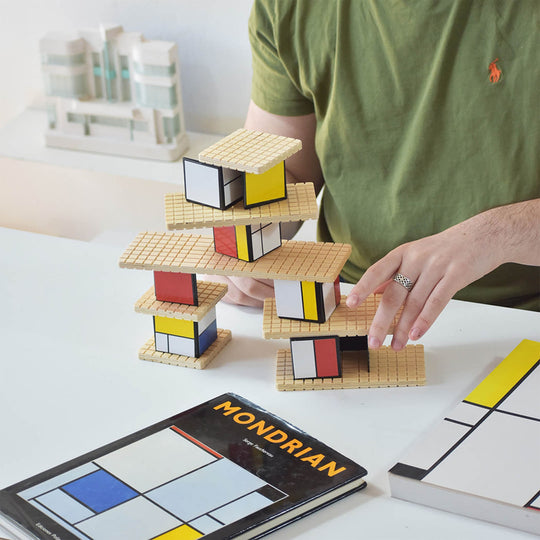 House of Mondrian, un jeu de construction original qui vous permet de réinterpréter les principes du néoplasticisme.