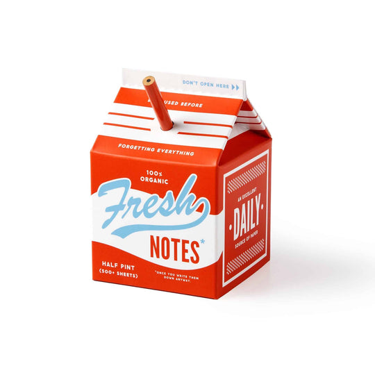 Le set Brass Monkey révolutionne votre quotidien : son design en forme de brique de lait cache un bloc-notes de 500 feuilles. Economique, écologique et toujours pratique!