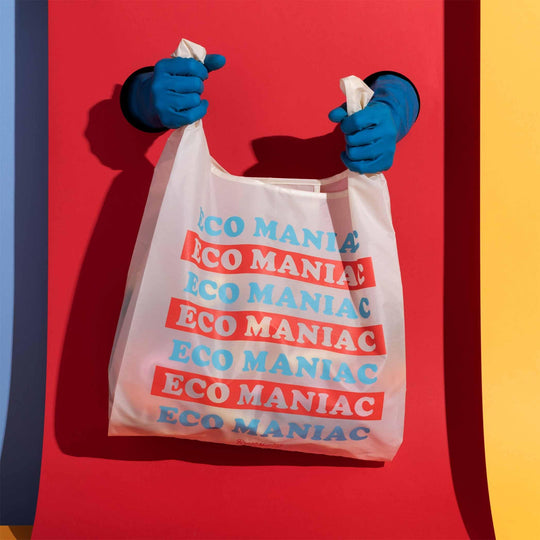 Embrassez la durabilité avec le tote bag Brass Monkey en nylon indéchirable. Son design résistant, sa praticité et l'illustration 'Eco Maniac' en font un choix éco-chic pour vos courses conscientes.