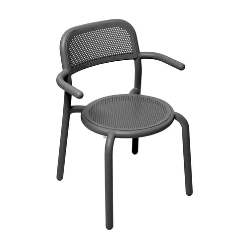 Découvrez la chaise avec bras Toní de Fatboy : robustesse, design charmant et résistant aux intempéries. Anthracite.