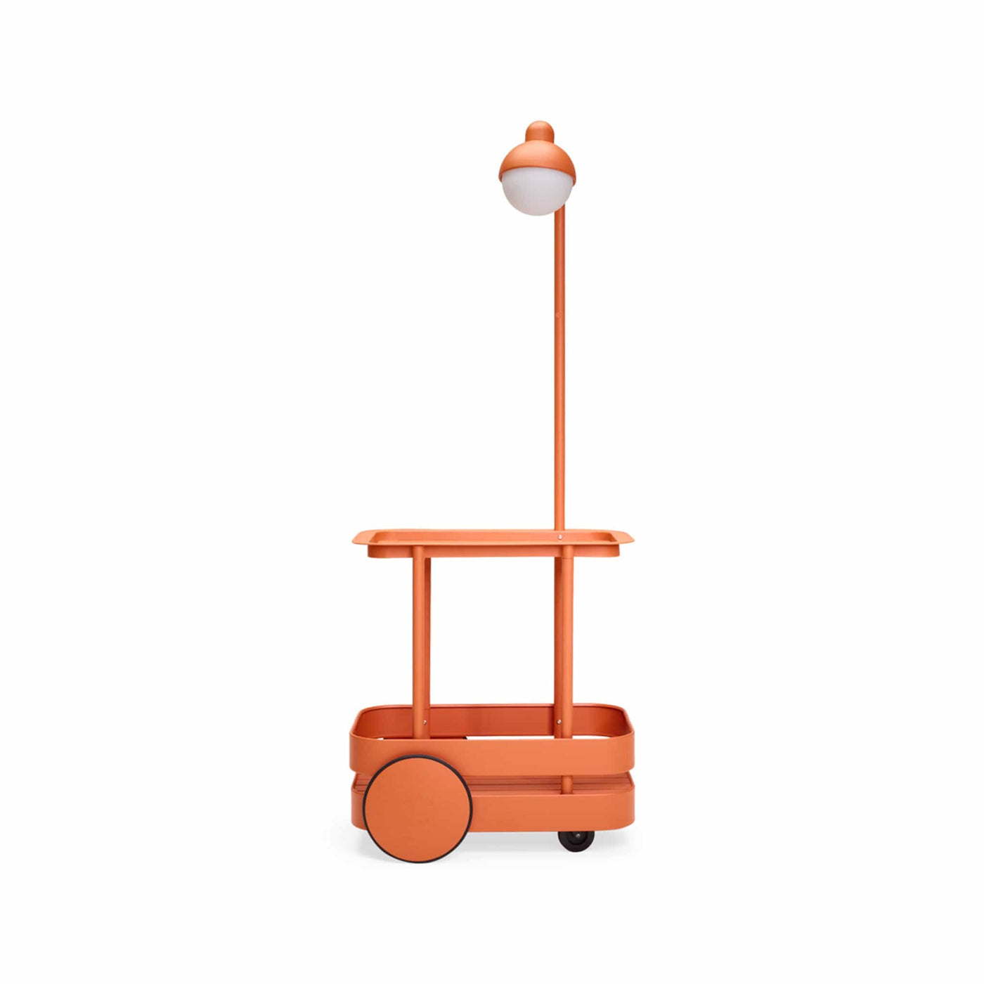 Le Jolly Trolley de Fatboy : bar mobile élégant pour vos soirées en extérieur, avec une lampe LED ajustable et un design polyvalent pour s'adapter à toutes vos occasions. Tangerine.