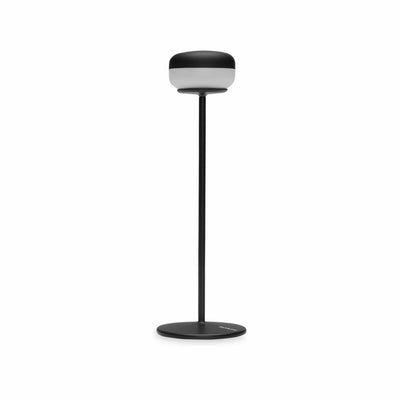 Cheerio par Fatboy : lampe de table métallique, résistante aux intempéries, offrant un éclairage personnalisable et un design moderne. Anthracite.