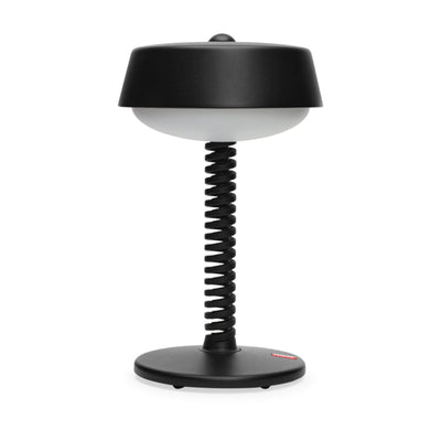 Découvrez Bellboy de Fatboy : une lampe de table sans fil au design classique et fonctionnalité moderne. Éclairage LED et bouton tactile intuitif pour votre confort. Anthracite.