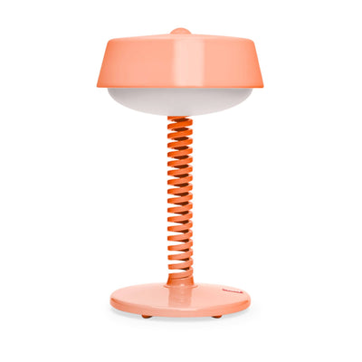 Bellboy de Fatboy : une lampe de table rechargeable en aluminium, combinant design élégant et innovation. Éclairage LED ajustable pour tous vos besoins. Cherry Glow.