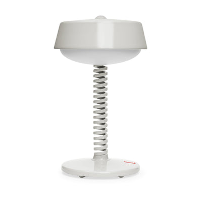 Bellboy de Fatboy, la lampe de table sans fil qui combine design sophistiqué et innovation. Rechargeable et idéale pour toute pièce, intérieure ou extérieure. Désert.