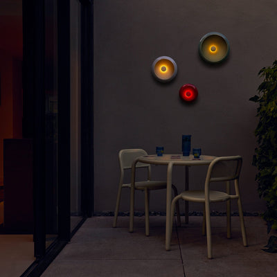 Illuminez votre intérieur avec Oloha, une lampe de Fatboy qui combine art et fonctionnalité.