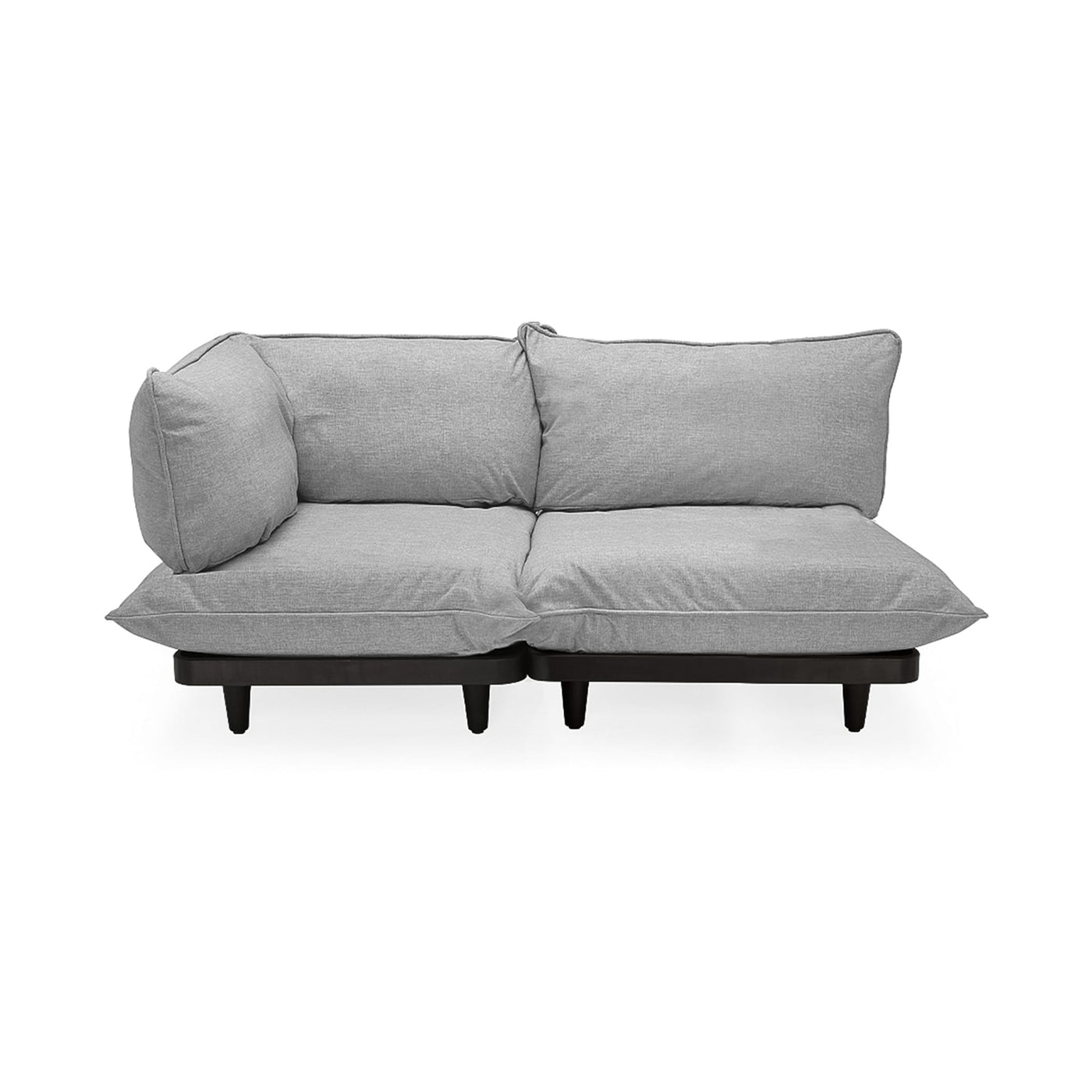 Transformez votre espace extérieur avec le sofa Paletti de Fatboy, durable et modulable. Gris pierre