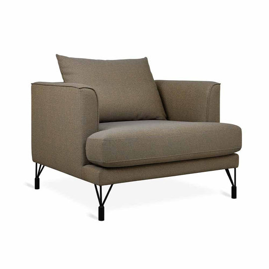 Gus* Modern Highline, fauteuil avec accoudoirs, en métal, bois et tissu, helio avenue