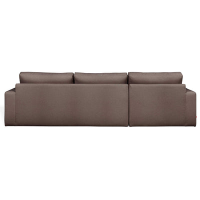 Créez un salon convivial avec le sofa sectionnel Ashdale de Gus* Modern, un canapé modulable conçu pour le confort au quotidien. Merino Carob.