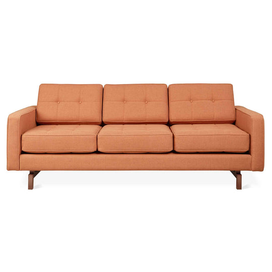 Gus* Modern Jane 2, sofa 3 places, en bois et tissu, caledon sedona, noyer