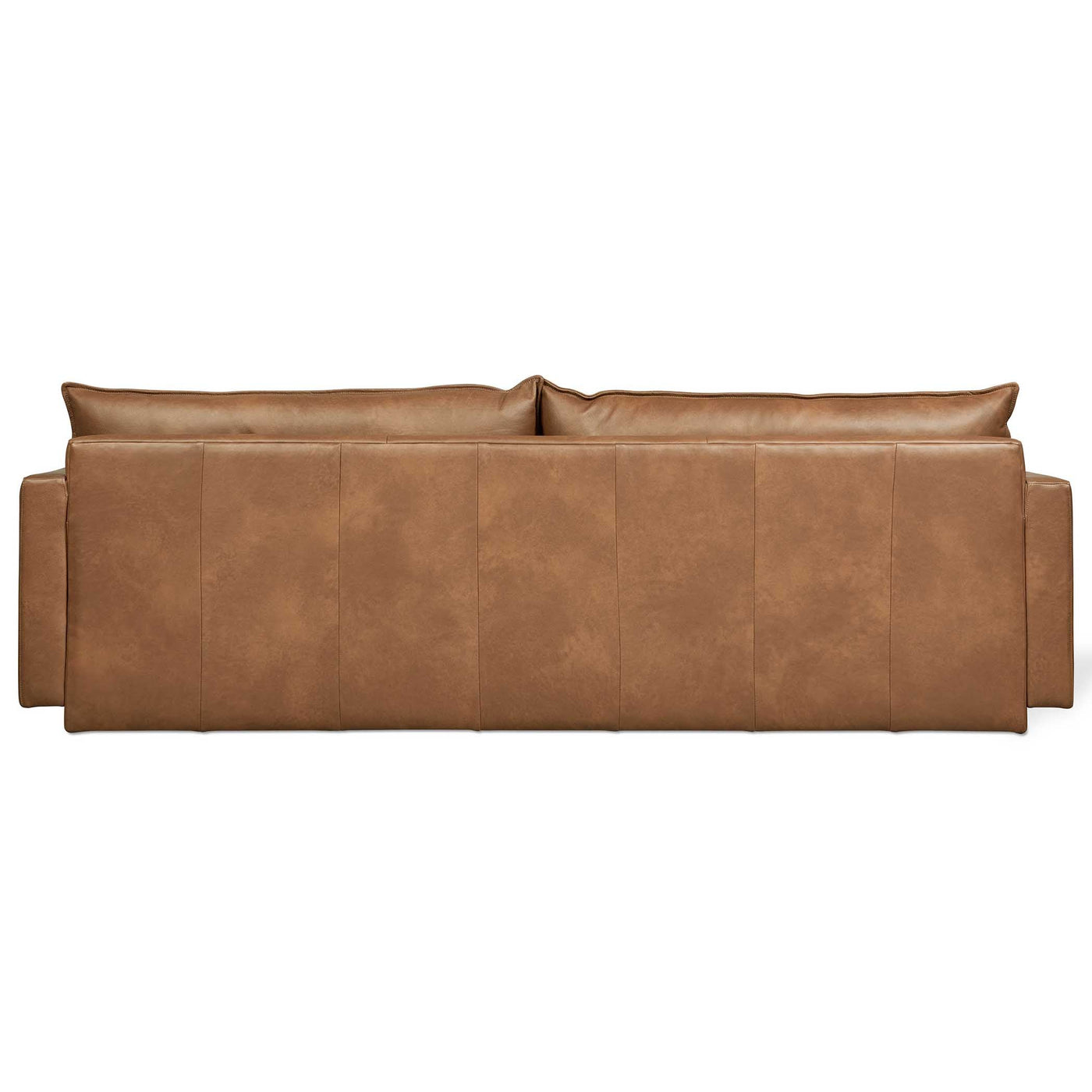 Le design du sofa Sola de Gus* Modern, mélange de modernisme italien et Mid-century, apporte luxe et confort à votre intérieur. Cuir raleigh-chestnut.
