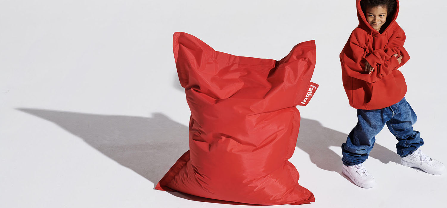 Le Junior de Fatboy est un pouf indestructible et épouse parfaitement votre corps. Un mini-format pour une maxi-expérience grâce à sa polyvalence : un pouf pour s’asseoir, passer du temps, paresser, se détendre ou jouer !