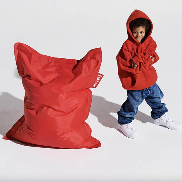 Le Junior de Fatboy est un pouf indestructible et épouse parfaitement votre corps. Un mini-format pour une maxi-expérience grâce à sa polyvalence : un pouf pour s’asseoir, passer du temps, paresser, se détendre ou jouer !