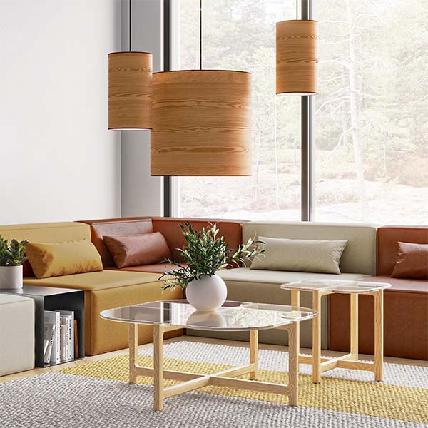 Milton, lampes suspendues avec un abat-jour en bois par Gus* Modern