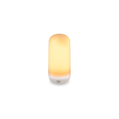Découvrez Candy de Newgarden : lampe de table portable avec base magnétique, réglage d'intensité et effets lumineux variés pour une ambiance personnalisée.
