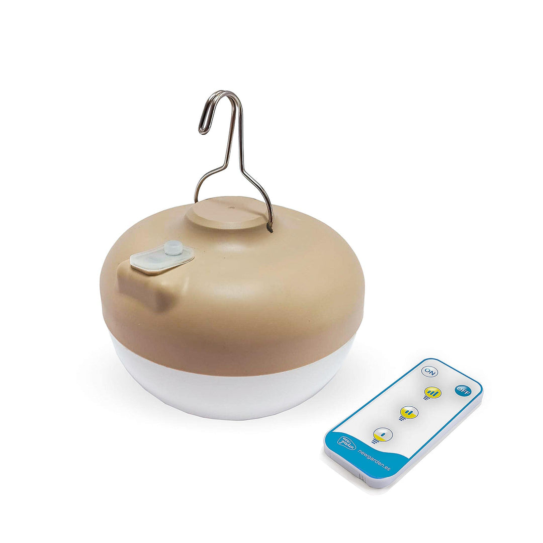 Cherry de Newgarden : lampe de table aimantée, télécommande incluse, 900 lumens pour un éclairage fiable en camping et à la maison. Beige.