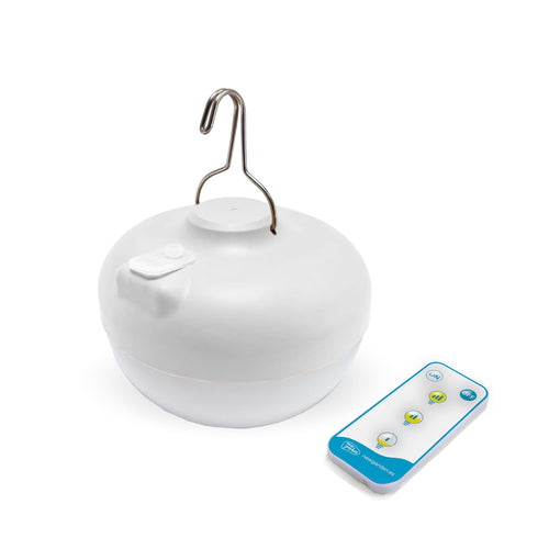 Découvrez Cherry de Newgarden : lampe de table portable et rechargeable, base aimantée pour un usage facile en camping et à la maison. Blanc.