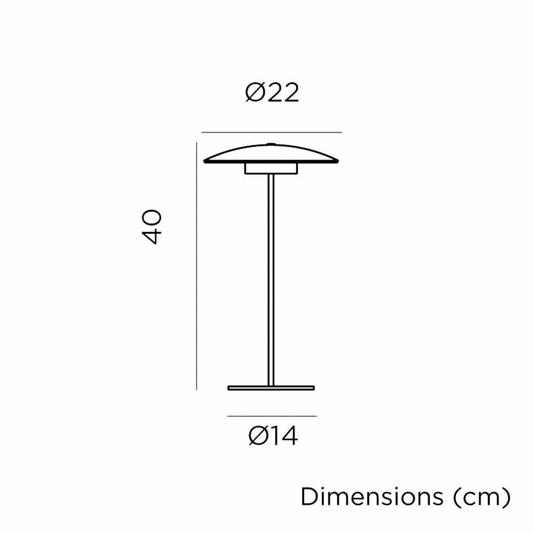 La lampe de table Sardinia de Newgarden : fer peint, design méditerranéen, et deux options de couleur pour s'adapter à votre style. Dimensions.