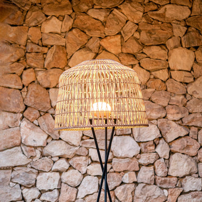 Amalfi de Newgarden : esthétique chaleureuse, installation simple grâce à sa base magnétique, idéale pour créer une ambiance accueillante.