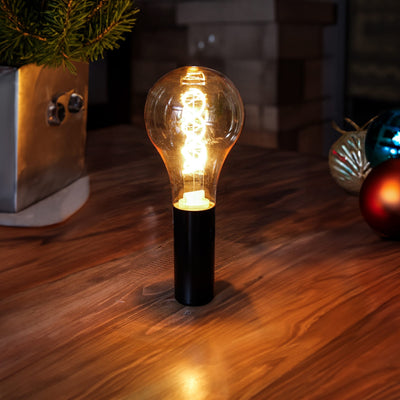 Edy 100 de Newgarden : ampoule portable LED, base aimantée, crochet métallique et cordon de 2 mètres, parfaite pour une installation flexible.