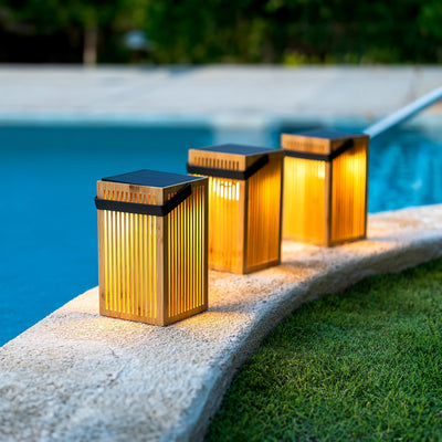 Okinawa de Newgarden : lanterne en bambou, rechargeable sans câble, design épuré, idéale pour extérieur, 900 lumens, télécommande.