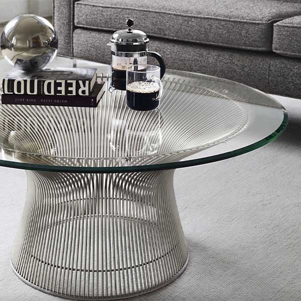 Icône incontournable du design des années 1960, cette reproduction de la table Platner, du designer Warren Platner, est une pièce sculpturale et élégante qui fera rayonner votre intérieur.