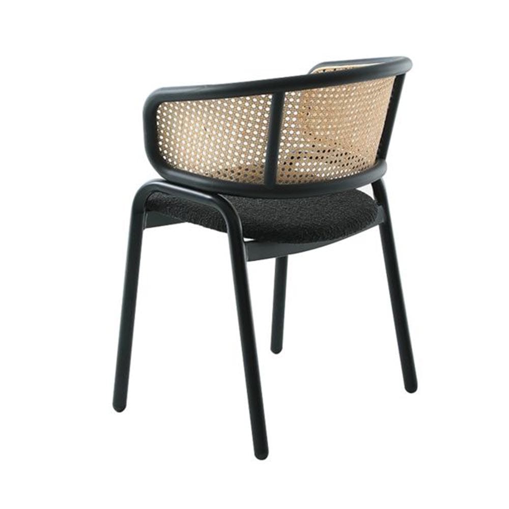 Découvrez Bali, la chaise de salle à manger alliant élégance et confort exceptionnel. Son design sophistiqué et son assise ergonomique en font une pièce remarquable pour vos repas en famille.