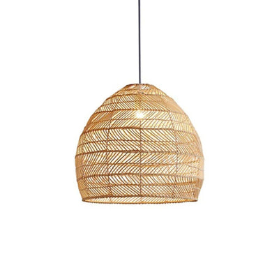 Découvrez la lampe suspendue Luna : chic, moderne et fabriquée en bambou et rotin tressé artisanalement pour une déco élégante. Naturel, 24".