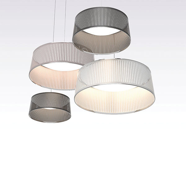 Solis Drum, lampe suspendue en lamelles de tissu par Pablo Designs