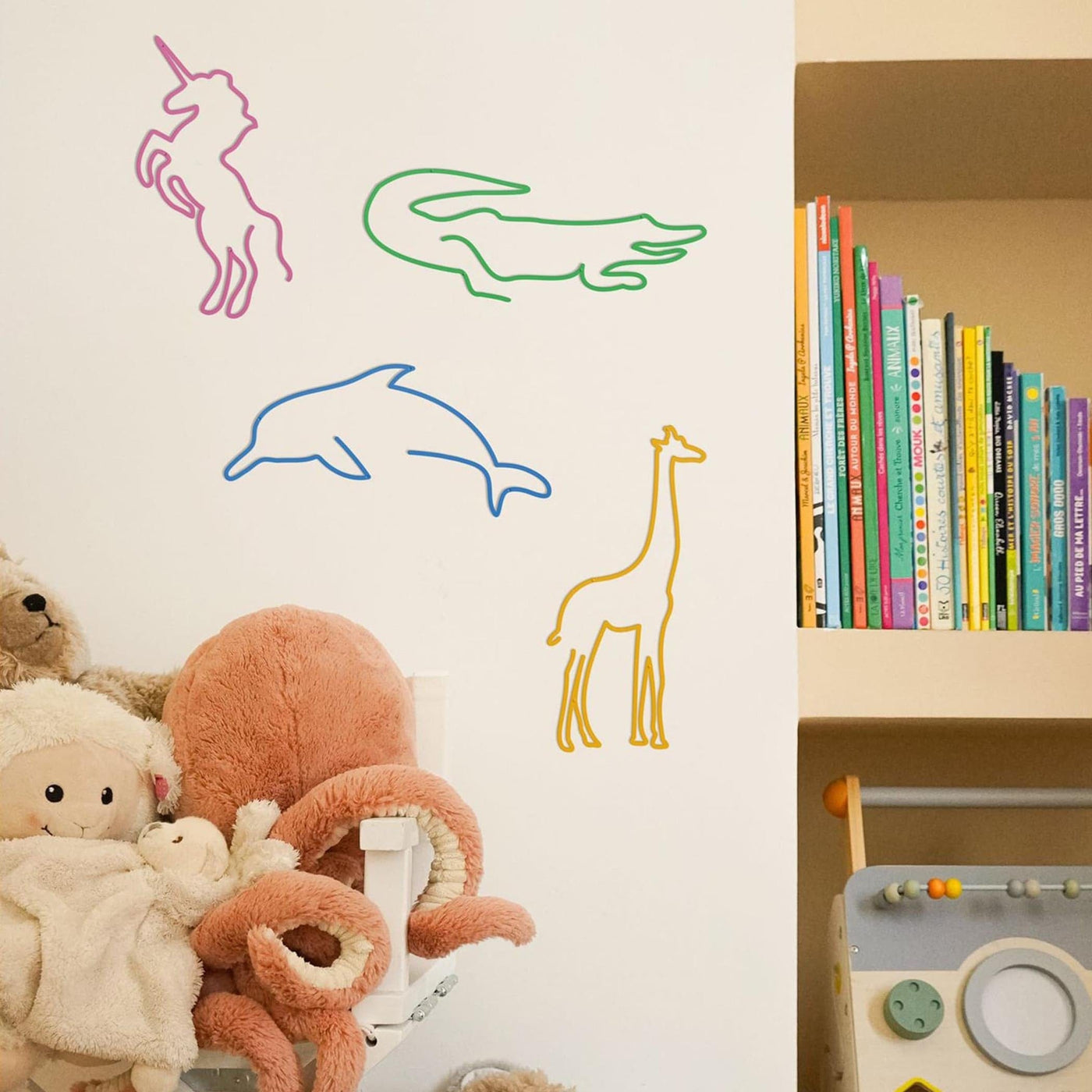 Décorez les chambres d'enfants avec la collection Kids de The Line : des silhouettes métalliques d'animaux pour éveiller curiosité et créativité.