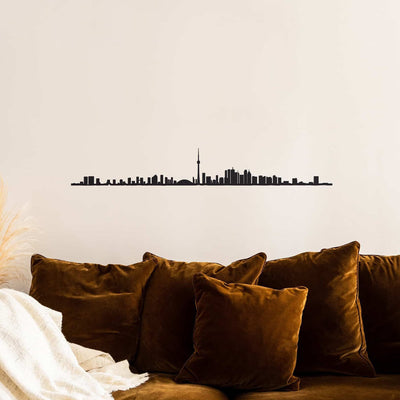 Explorez la beauté de Toronto avec The Line, mettant en avant la CN Tower et le Centre Rogers.