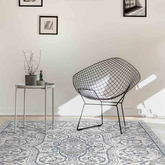 Habillez votre plancher avec un design contemporain aux accents vintage. La compagnie Espagnole Adama Alma offre une large gamme tapis de vinyle aux motifs chaleureux et variés.