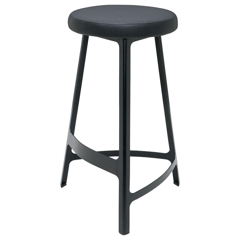 District Eight présente Hyku : le tabouret de bar classique revisité. Acier courbé, revêtement moderne et cuir artificiel pour une touche urbaine chic.